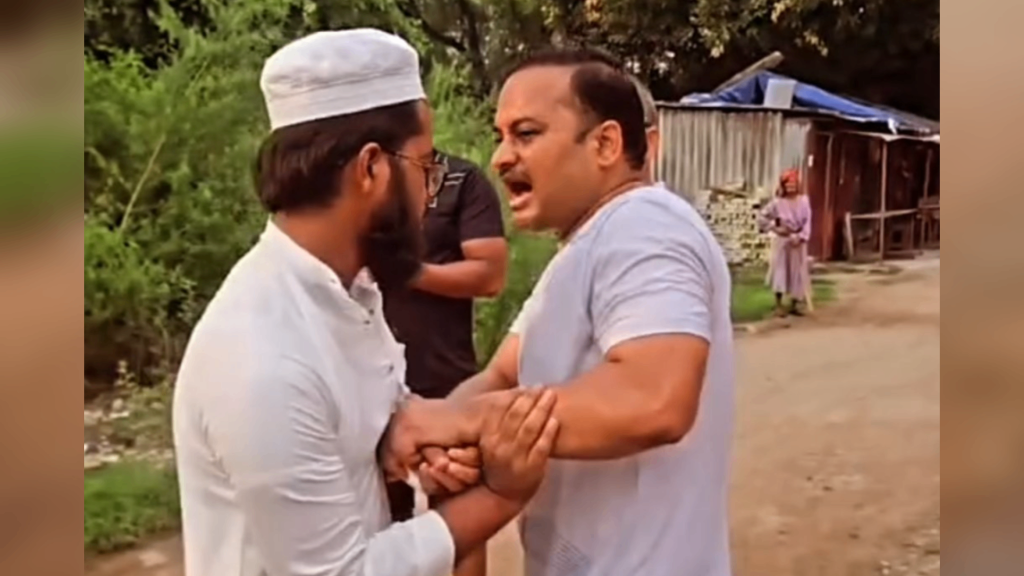Uttarakhand: BJP supporter blocks Muslim youth from Friday namaz